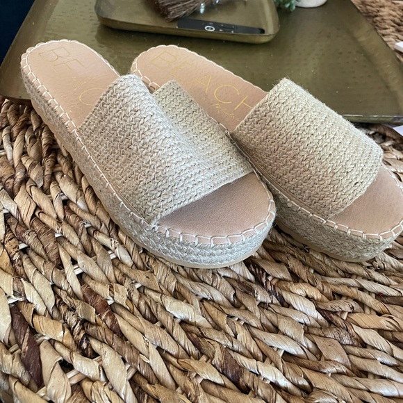 Never been worn slides. Size 10 - Picture 2 of 4